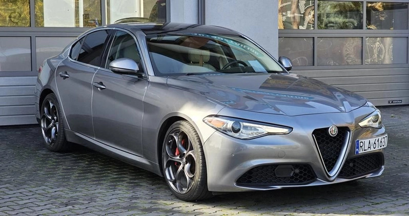 Alfa Romeo Giulia cena 89900 przebieg: 90500, rok produkcji 2017 z Rzeszów małe 92